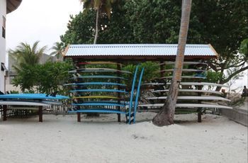 Cokes Surf Camp Hotel Thulusdhoo Ngoại thất bức ảnh